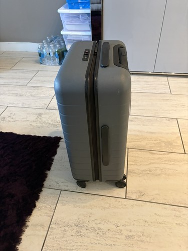 Away travel the carry - the, on