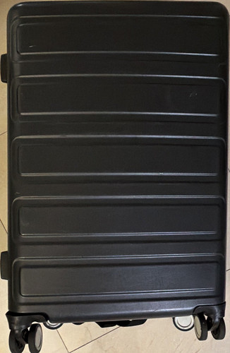 Away black polycarbonate - 20",
