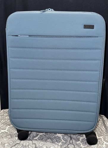 Nwot away softside carry - nwot,